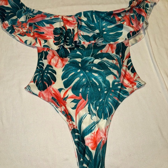 Bathing suit - NEW - Picture 3 of 3